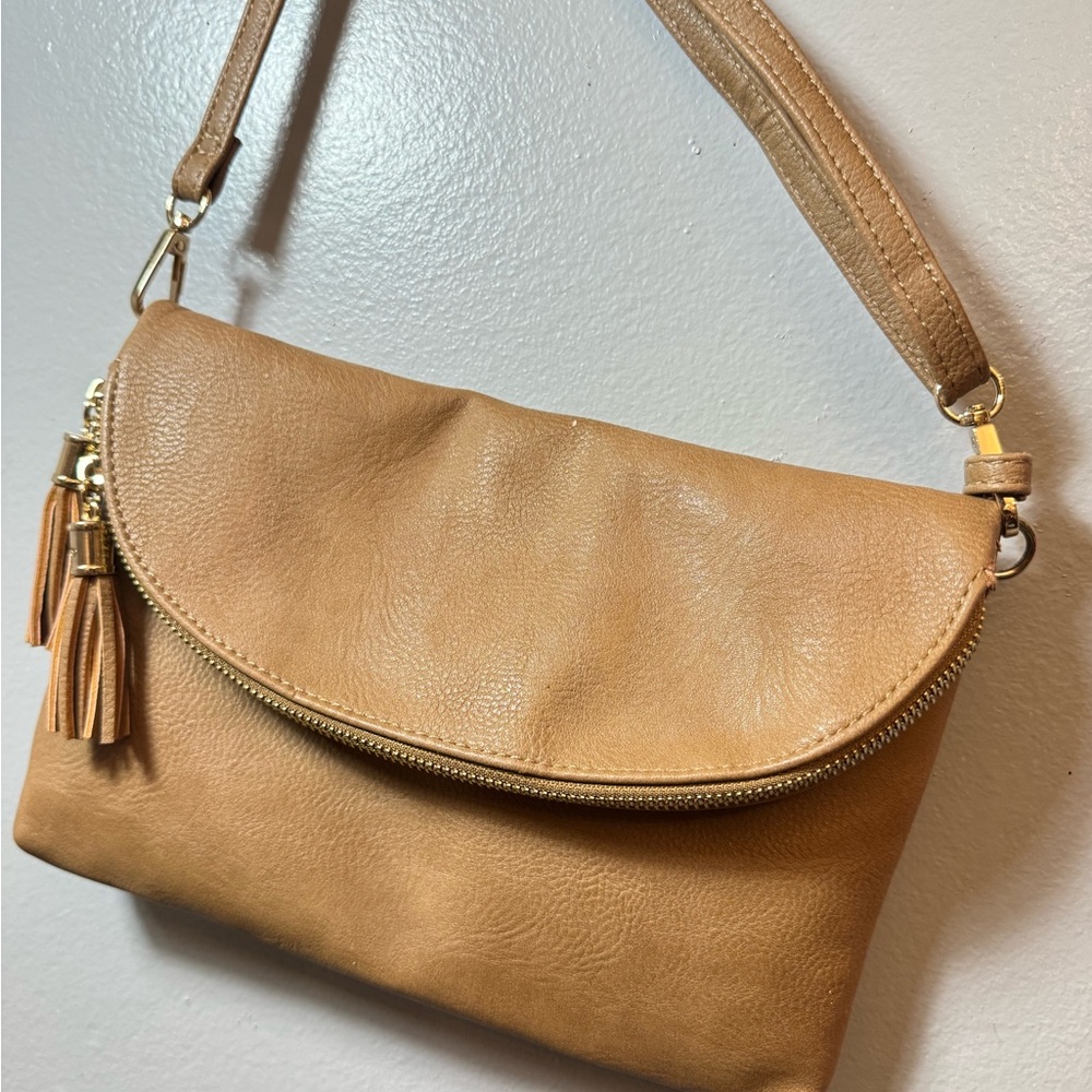 Elegant Tan Leather Shoulder Bag
